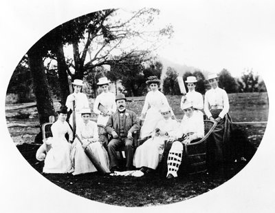 Équipe féminine de cricket, vers 1870-90 - English Photographer